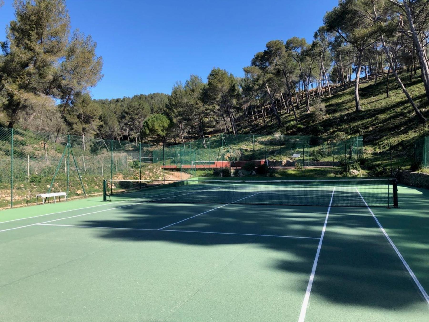Superbe Dans Cadre D'exception - Piscine, Et Tennis Prive